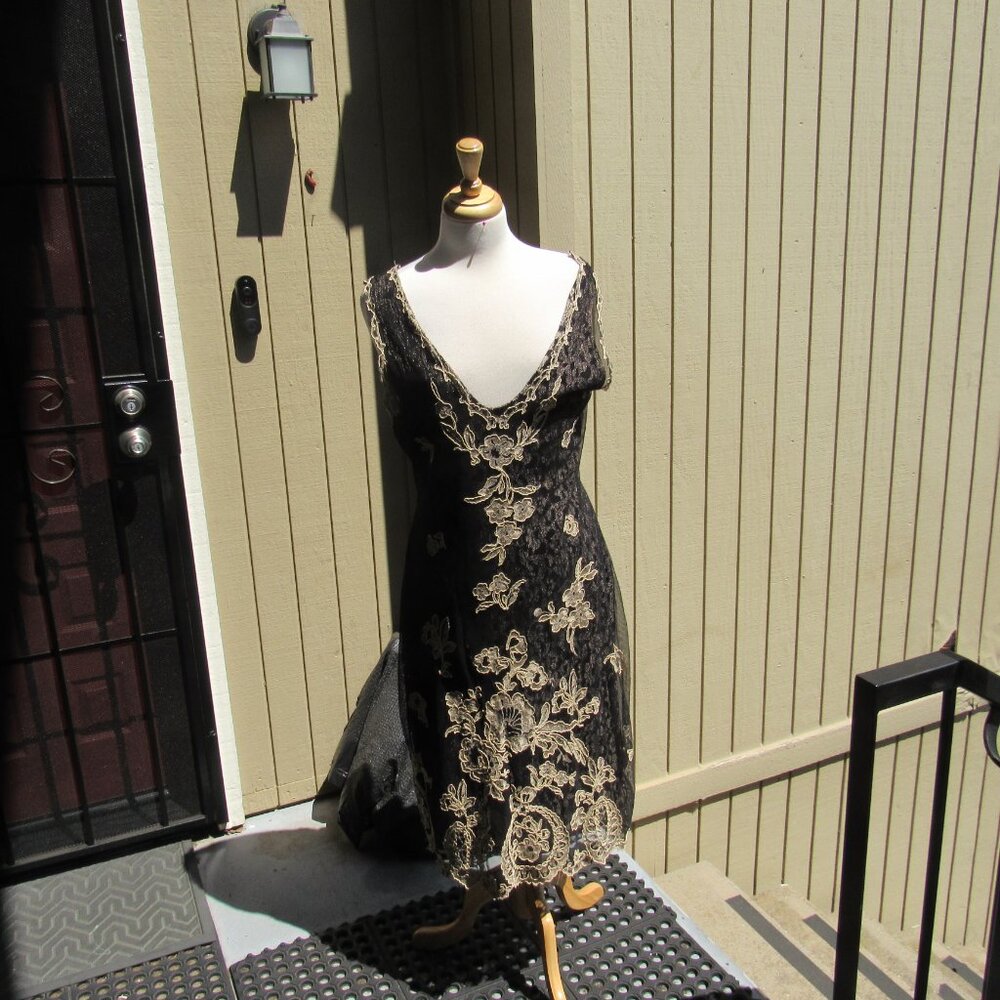#167  NEW WOMEN'S BLACK LACE DRESS BY PHASE EIGHT  SIZE 14US / 18UK)